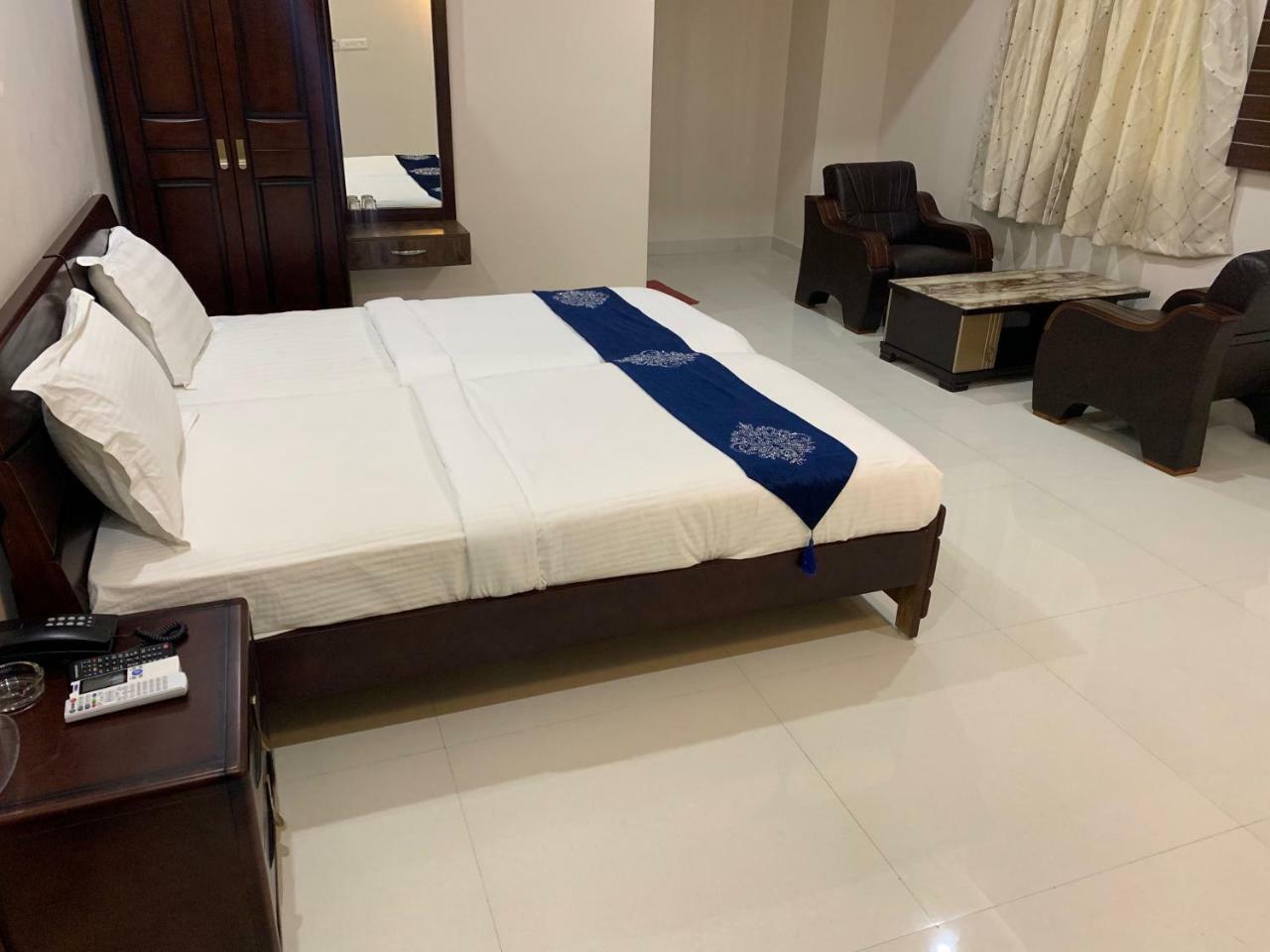 فندق Madanapalleفي  Jnr Grand المظهر الخارجي الصورة